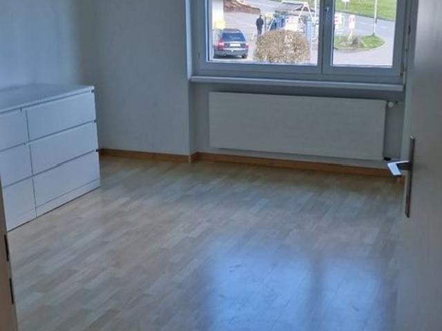 3.5 Wohnung in Schwerzenbach, suche Nachmieter