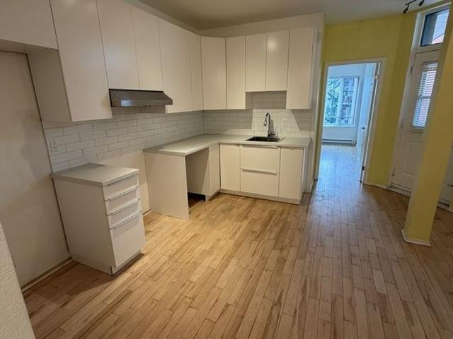 3.5 Village PARKING,RANGEMENT,AC Inclus