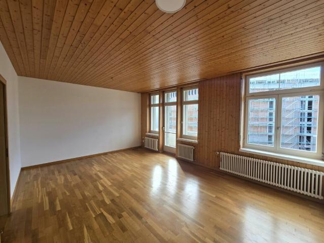 3.5 Zi. Altbauwohnung 2. OG