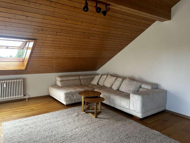 3,5 Zi. Wohnung | Balkon | neue Bosch Küche | 2 Min. zur UBahn | Stellplatz