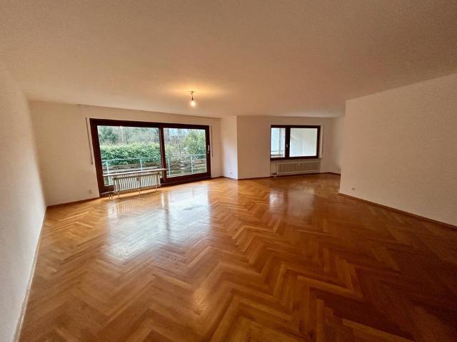 3,5 Zi Wohnung +Balkon, zusätzlichem Hobbyraum & Tiefgaragenplatz