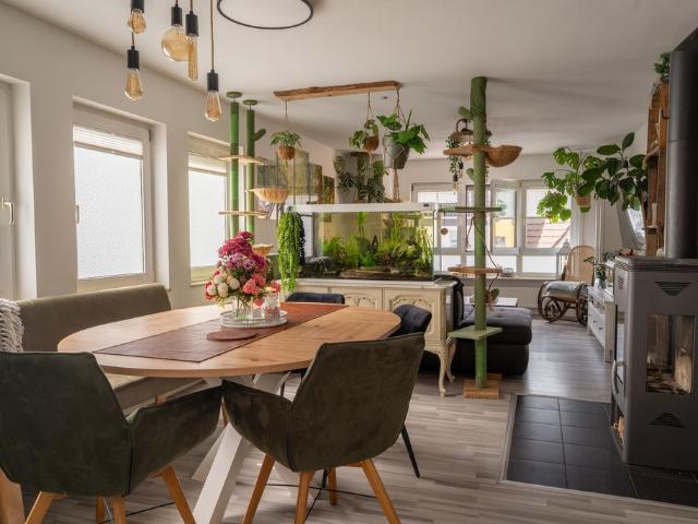 3,5 Zimmer mit großer Eckterrasse & Kamin im 3 Familienhaus