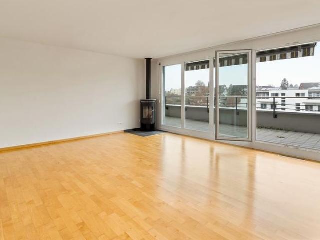 3.5 Zimmer Attikawohnung mit grosszügiger Terrasse in Bülach