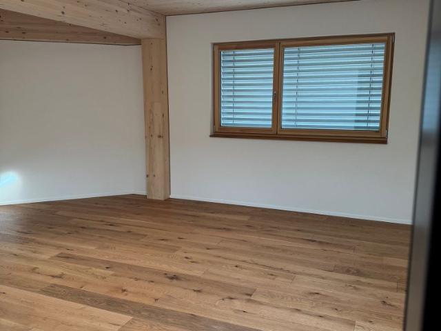 3.5 Zimmer Attikawohnung mit Sommerkühlung zu vermieten