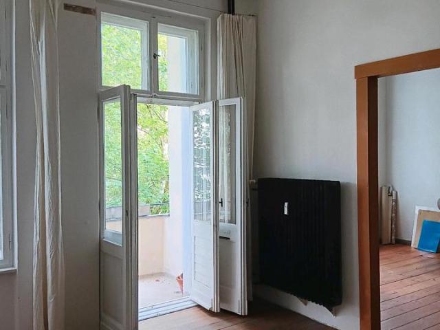 3,5 Zimmer im unprätentiösen alten Seitenflügel