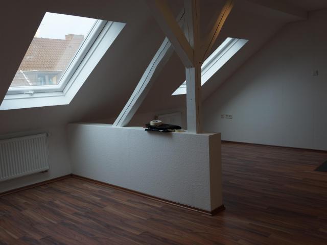 3,5 Zimmer Altbaudecken u Balkon. Küchenübernahme erw