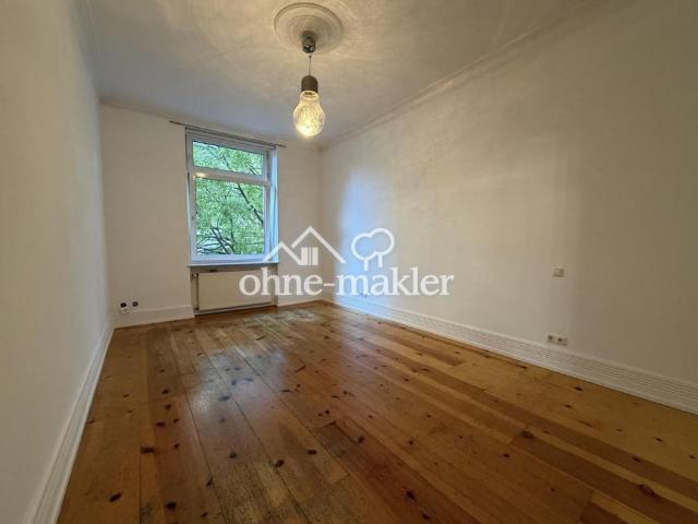 3,5 Zimmer Altbauwohnung im Nordend mit Balkon, EBK und 3m hohen Decken