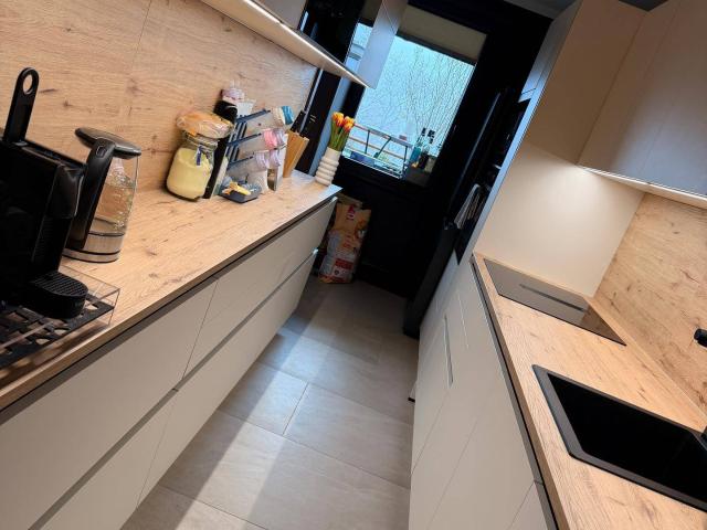 3.5 Zimmer Altbauwohnung mit Terrasse und Tiefgarage