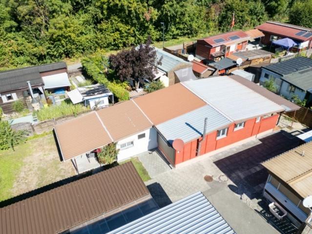 3.5 Zimmer Bungalow mit Doppelparzelle im Caravaning Gletterens