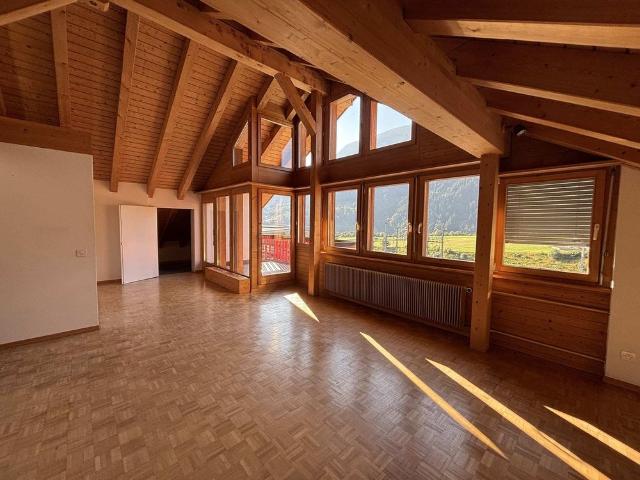 3.5 Zimmer Dachwohnung in Disentis befristet zu vermieten