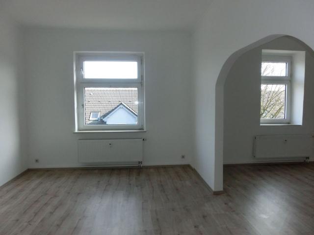3,5 Zimmer Dachgeschosswohnung mit 2 Bädern!