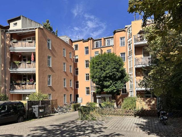 3,5 Zimmer DG Wohnung mit EBK, Kamin, Terrasse