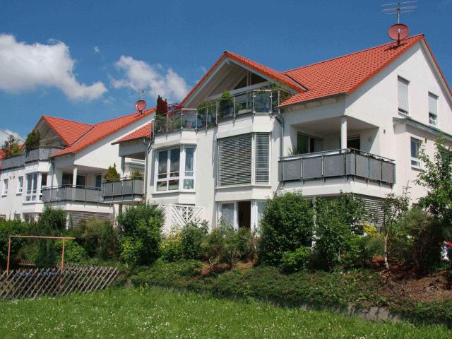 Privat 3,5 Zimmer DG Wohnung mit 21 m² Süd /West Dachterrasse in Rutesheim