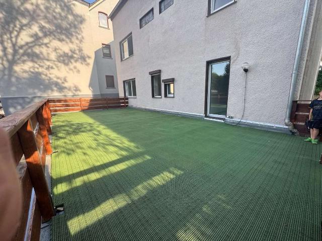 3,5 Zimmer EG Wohnung mit großer Terrasse + Garage + Souterrain