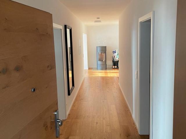 3,5 Zimmer Eigentumswohnung mit Balkon Garten und Kamin