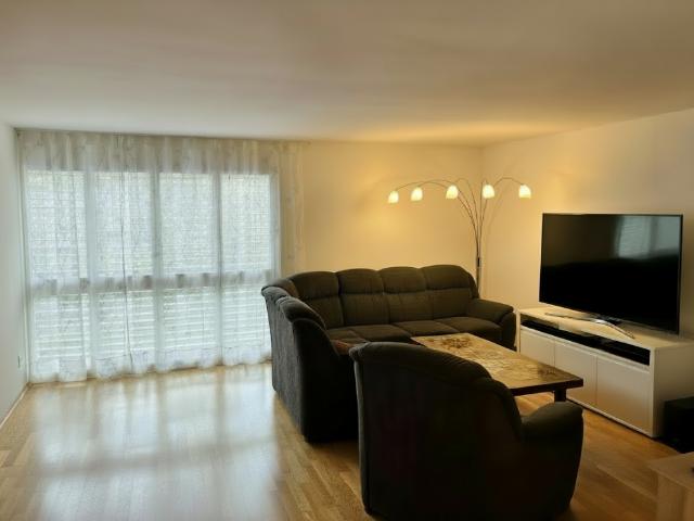 3.5 Zimmer Erdgeschosswohnug mit Perspektive & Parkplatz