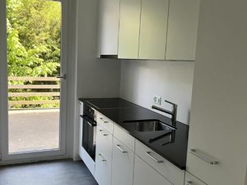 3.5 Zimmer Wohnung im 1. Stock mit Terrasse und Balkon