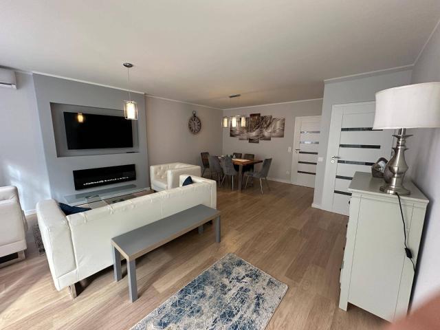 3,5 Zimmer voll möblierte Traummaisonette Wohnung mit Garage und Garten zu vermieten, Donauzentrum, Vienna International School. PRIVAT und provisionfrei