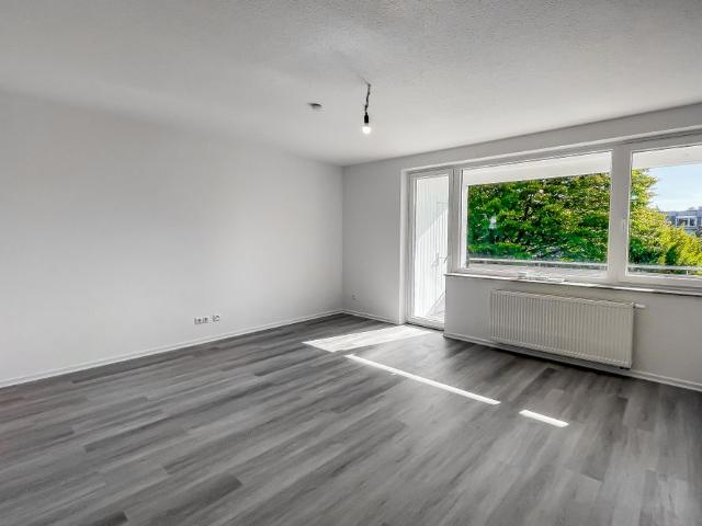 3,5 Zimmer – vollständig renoviert – Balkon – Erstbezug – Stellplatz