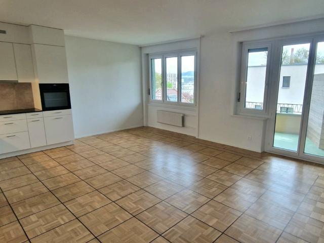 3.5 Zimmer Wohnung 5 Gehminuten vom Bahnhof Freiburg entfernt