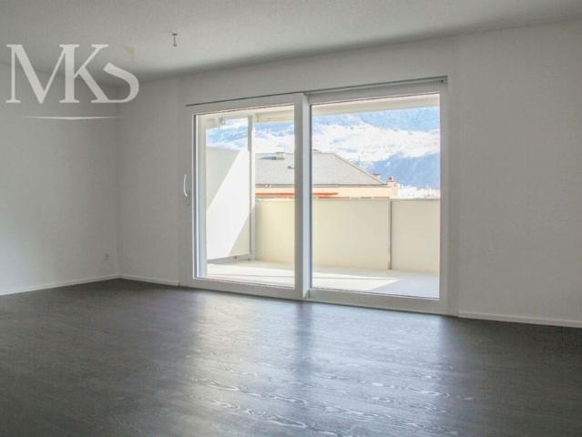 3.5 Zimmer Wohnung auf 104 m2, Balkon und schöner ruhiger Sitzplatz im Grünen