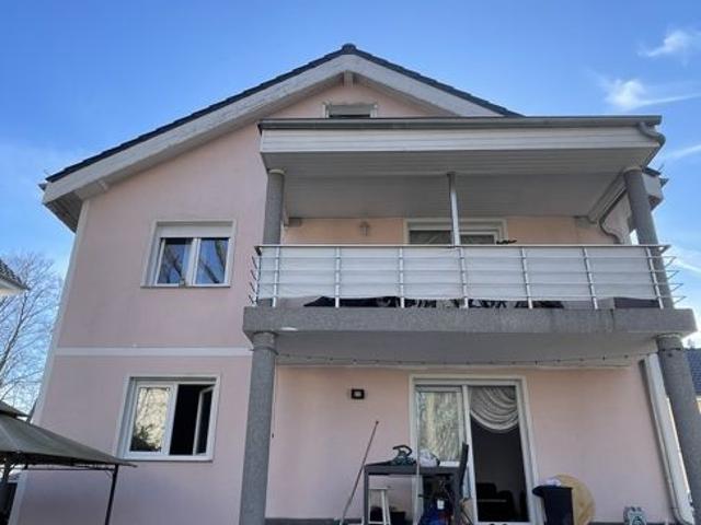 3,5 Zimmer Wohnung in der 2. Etage 125 m² mit Balkon in Berlin Buckow zu vermieten