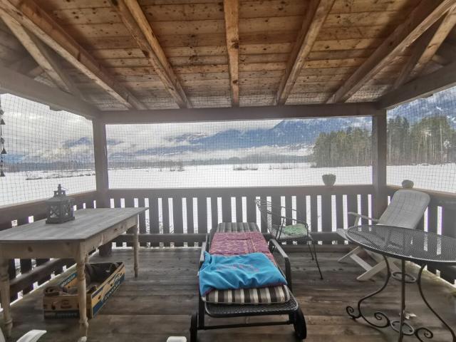 3.5 Zimmer Wohnung mit atemberaubender Aussicht in Cazis