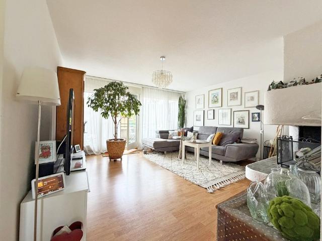 3.5 Zimmer Wohnung mit Cheminée und eigener Waschturm
