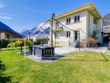 3,5 Zimmer Wohnung mit großem Garten in einer Eigentumswohnung mit 2 Grundstücken