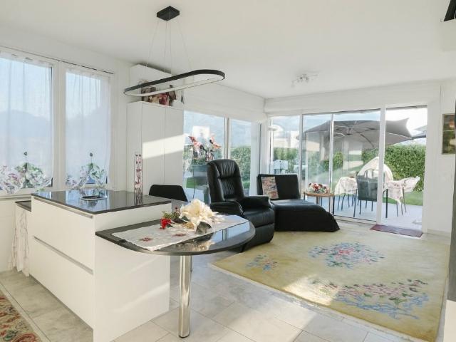 3,5 Zimmer Wohnung mit großer Terrasse und Garten
