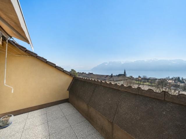 3,5 Zimmer Wohnung mit herrlichem Blick auf den See und die Berge!