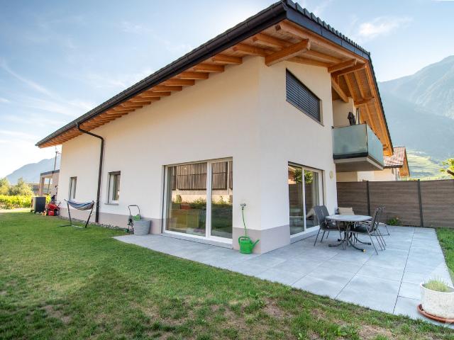 3,5 Zimmer Wohnung mit Terrasse und Garten