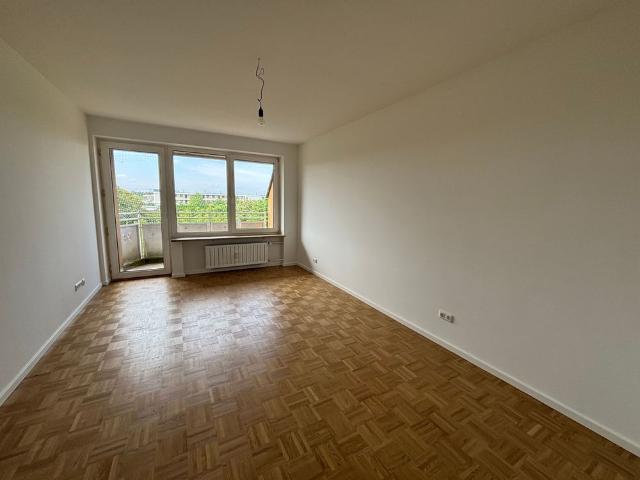 3,5 Zimmer Wohnung mit zwei Balkonen in zentraler Lage von Neuperlach Süd *ERSTBEZUG NACH SANIERUNG