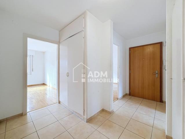 3.5 Zimmer Wohnung mit zwei Parkplätzen