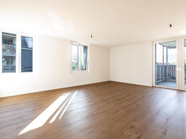 3.5 Zimmer Wohnung sonnig, grosszügig und mit Weitblick / 1.1