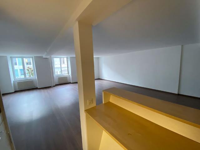 3.5 Zimmer, 145 m², 1. Stock