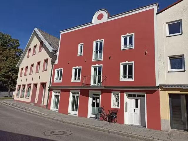 3,5 Zimmer 107 m² 1.750 € Kaltmiete Wohnungen in Bad Aibl.