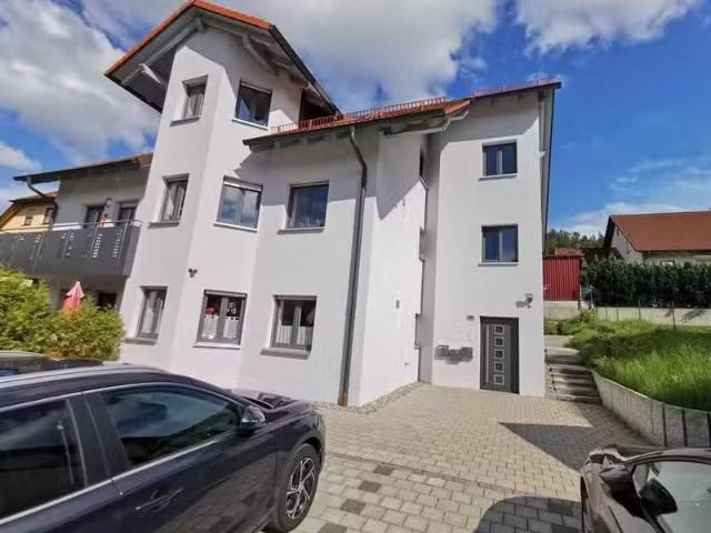 3,5 Zimmer 108 m² 1.066 € Kaltmiete Wohnungen in Greding