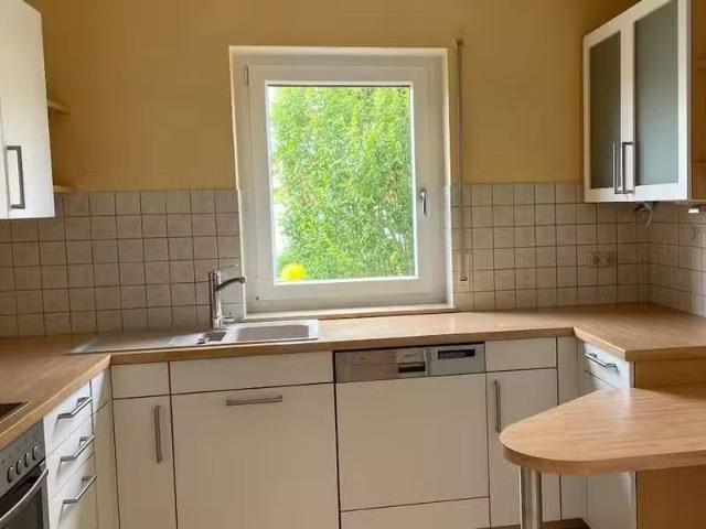 3,5 Zimmer 110 m² 950 € Kaltmiete Wohnungen in Niederwerrn