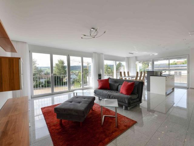 3.5 Zimmer, 125 m², 1. Stock