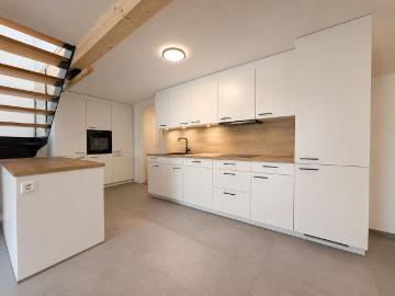 35 Zimmer, 135 m², 2. Stock