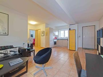 3.5 Zimmer, 77 m², 1. Stock
