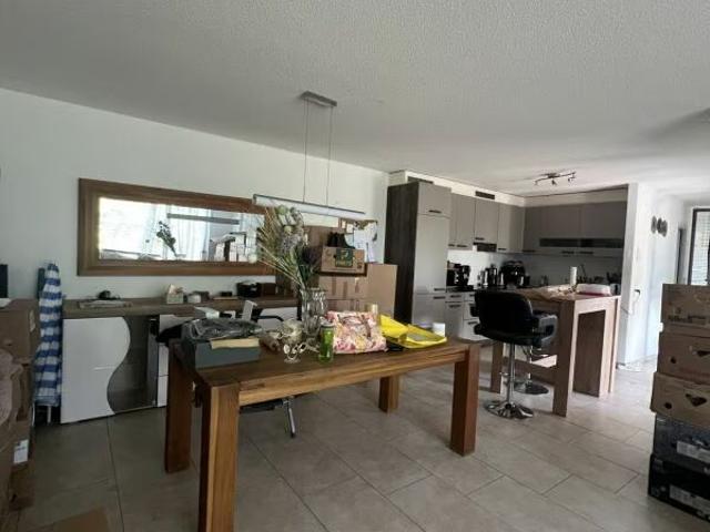 3.5 Zimmer, 77 m², EG