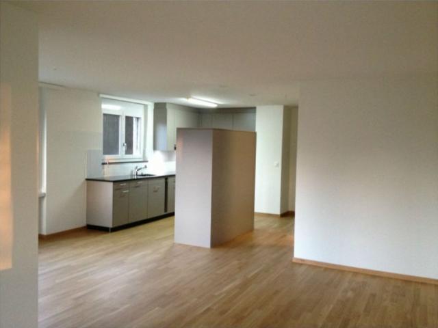 3.5 Zimmer, 77 m², EG