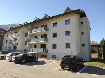 Wohnung mieten in Wilderswil - Parkplatz