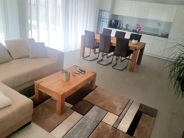 3.5 Zimmer, 82 m², EG