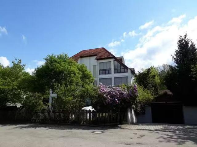 3,5 Zimmer 92 m² 1.000 € Kaltmiete Wohnungen in Augsburg.