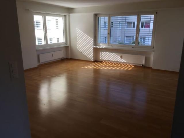 3.5 Zimmer, 92 m², 1. Stock