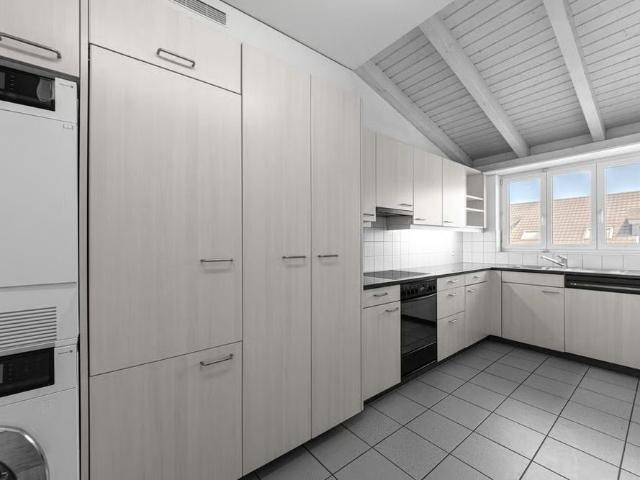 3.5 Zimmer, 93 m², 2. Stock