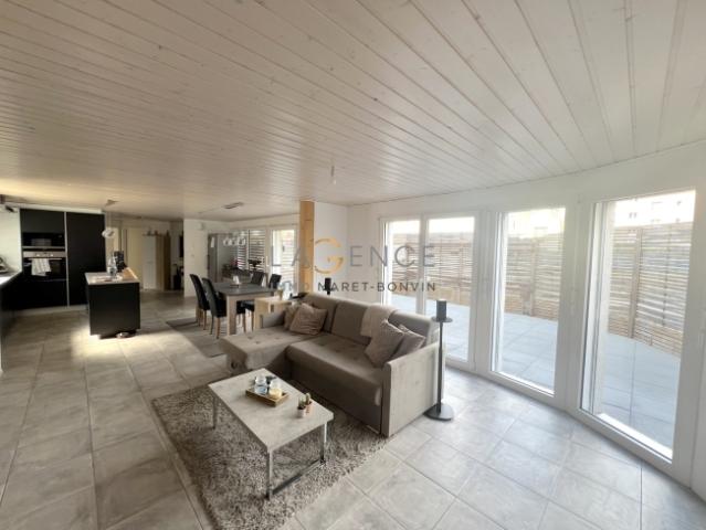 3,5 ZIMMIGES APARTMENT UND 1,5 ZIMMIGES STUDIO MIT EINEM EINHEITLICHEN ERTRAG